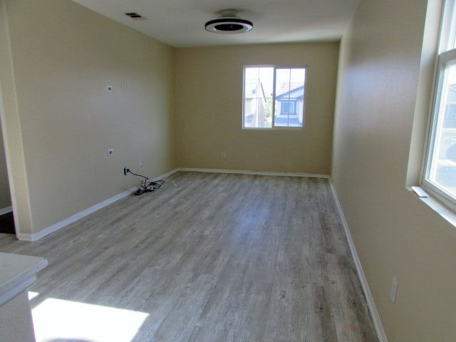 Building Photo - 4 bedroom 2.5 bath sparkling pool home in Perris!