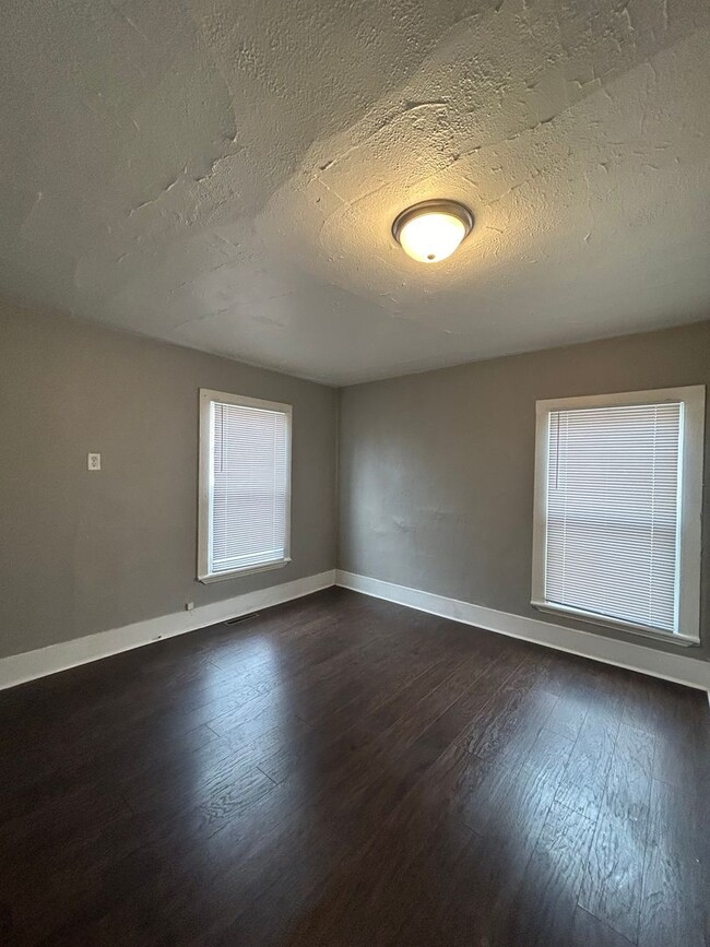 Building Photo - 1 bedroom 1 bath apartment in Elkhart In