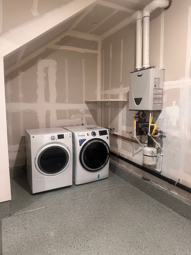 Building Photo - Full size Casita available 2/1/2026