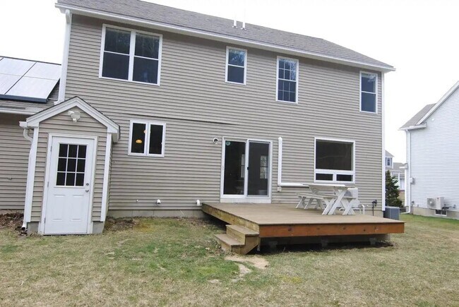 Building Photo - 37 Schwinn Dr