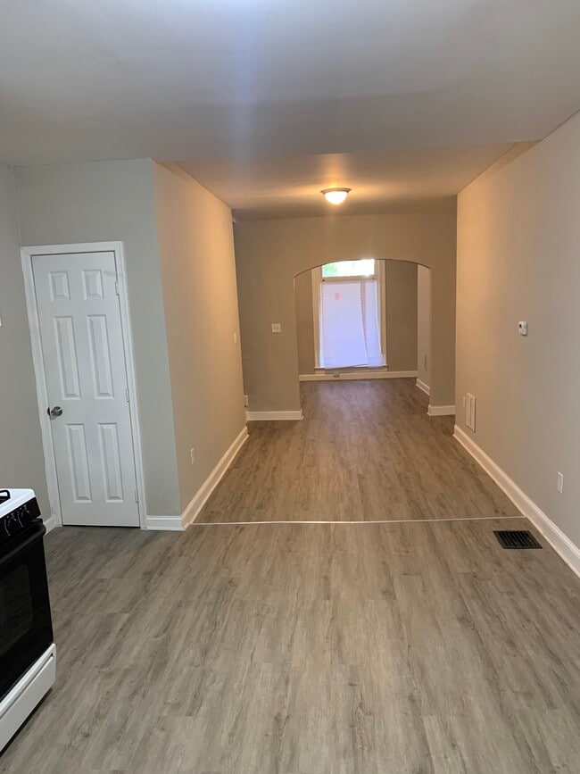 Building Photo - 1644 Ashburton St