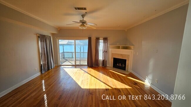 Building Photo - 3 bedroom N. CHS LAKE VIEW AVAILABLE NOW!!!