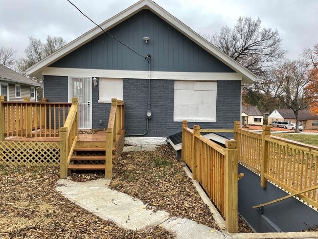 Building Photo - 7218 Agnes Ave