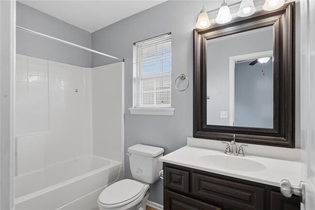 Building Photo - 605 Inverleith Cir