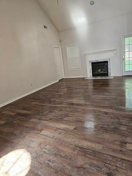 Great room - 12222 Crestwood Ct