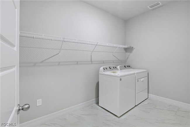 Building Photo - 44300 Saddlewood Ct