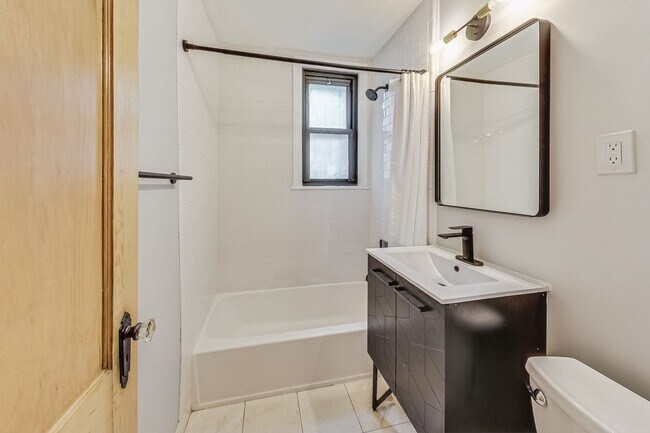 Building Photo - *COMING SOON* Stylish 1 Bedroom Condo in Foggy Bottom!