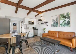 Building Photo - Remodeled and Stunning 1 Bedroom Condo | Fully Furnished | All Utilites Included | 1 Bathroom | K...