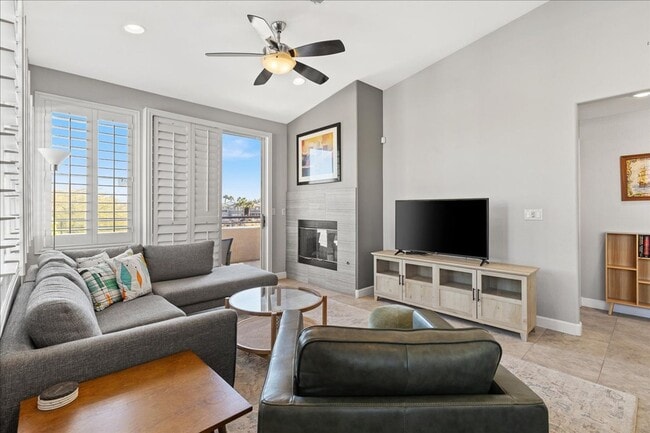 Building Photo - Modern Summerlin 2 Bedroom Condo with Garage - Fully Furnished