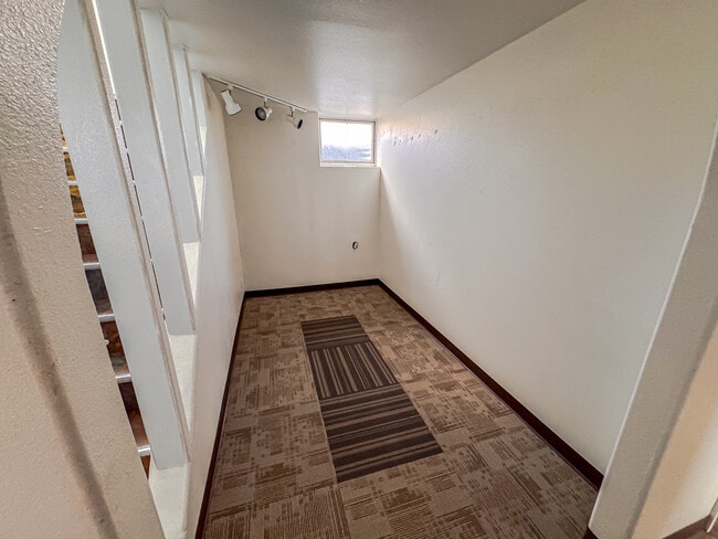 Building Photo - 702 Melton St