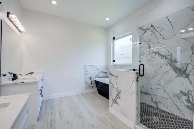 Building Photo - 16130 Long Boat Ct