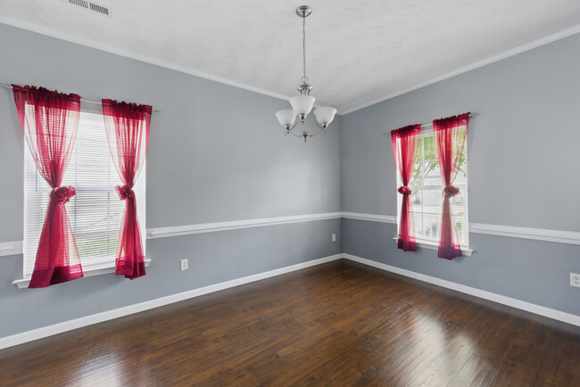 Building Photo - 1023 Snead Dr