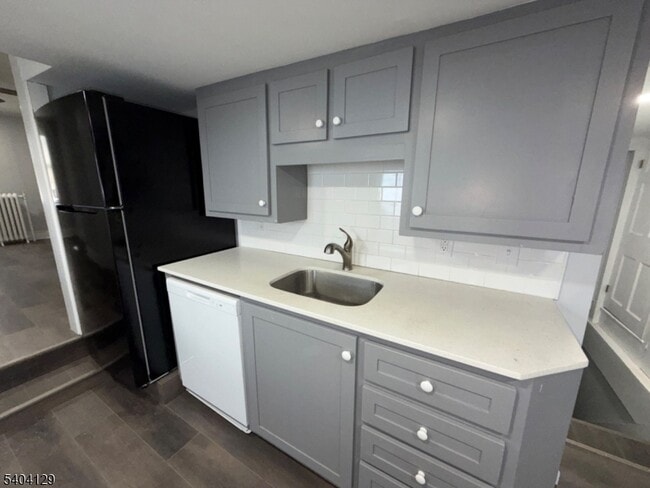 Building Photo - 57 Bridge St