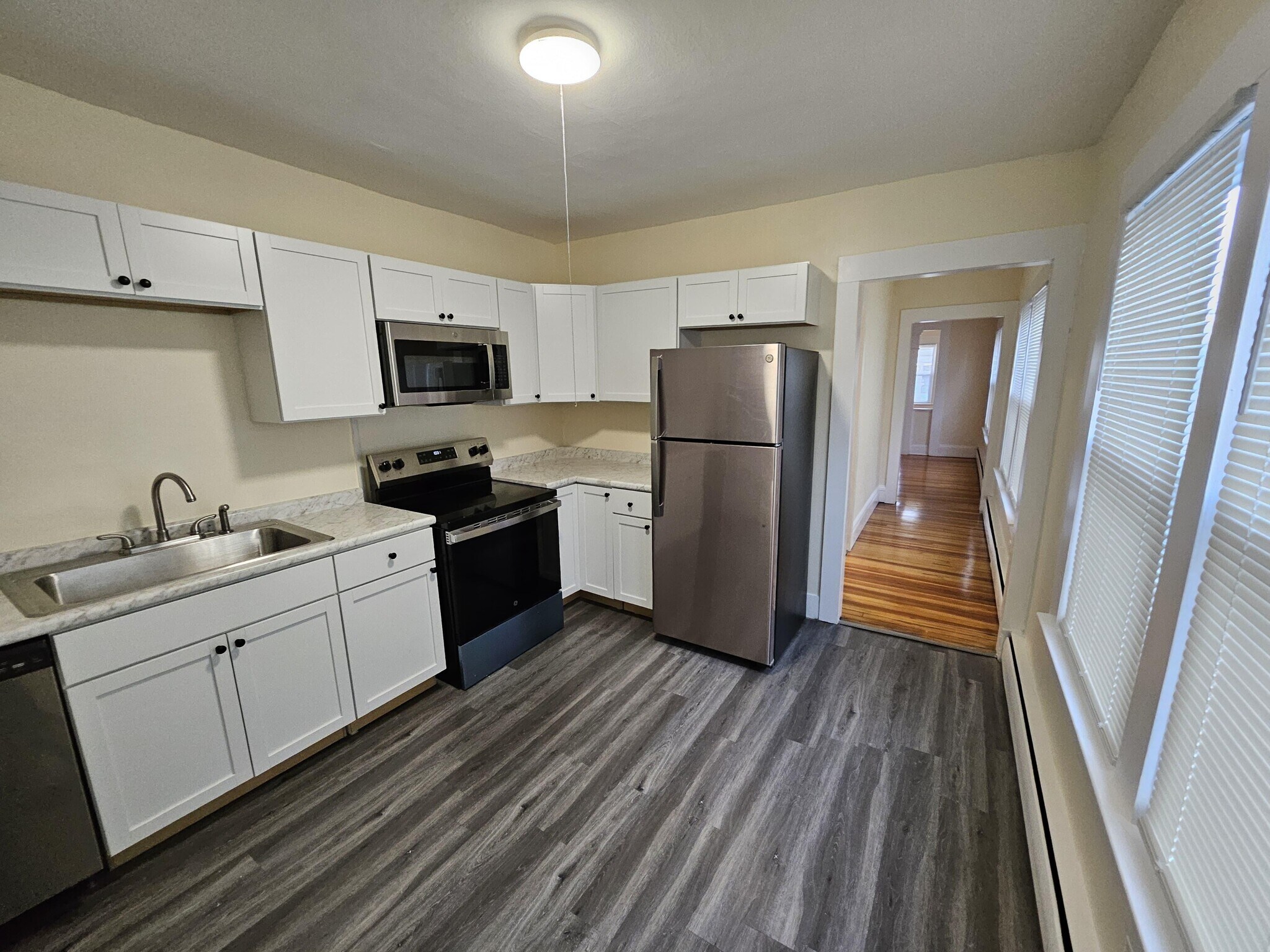 Building Photo - 355 Prospect Ave