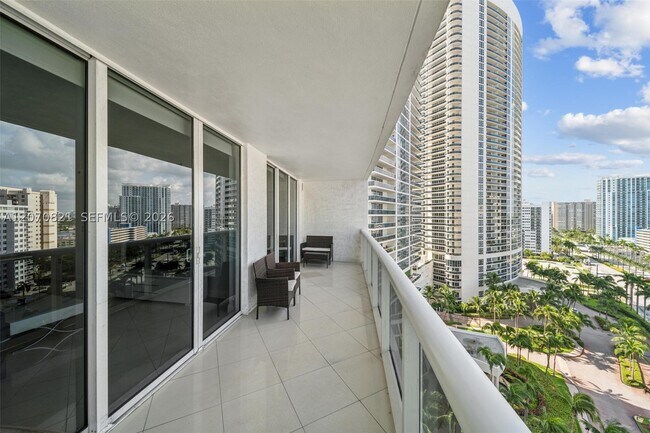 Building Photo - 1800 S Ocean Dr