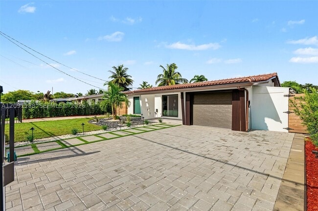 Building Photo - 4611 SW 34th Dr