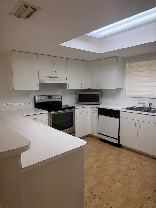 Building Photo - 14911 SW 80th St
