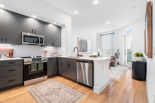 Building Photo - 15635 Memorial Dr