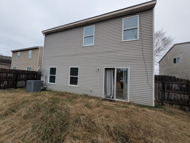 Building Photo - 204 Valleyside Dr NE