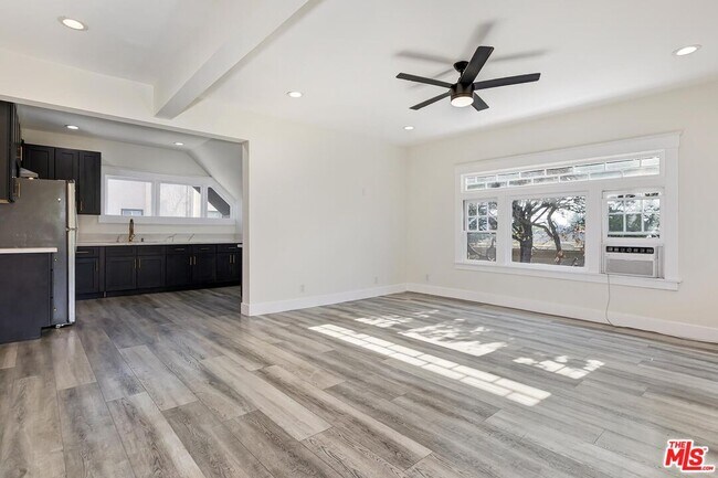 Building Photo - 1054 Maine Ave