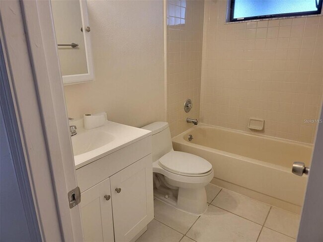Building Photo - 222 Olivewood Ct