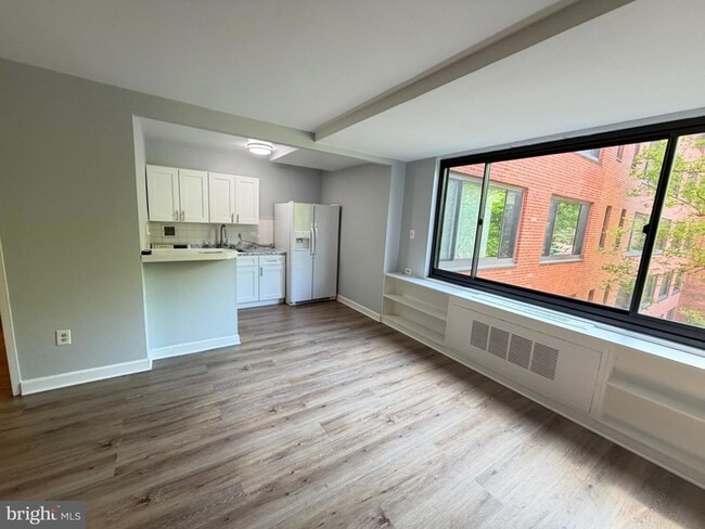 Building Photo - 1021 Arlington Blvd