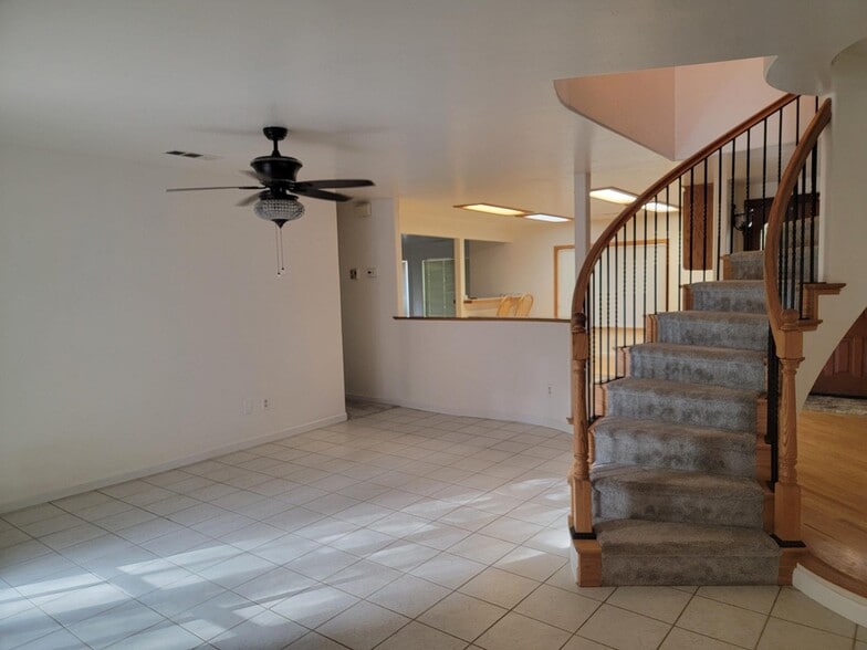 Building Photo - 4300 Canyon Valley Rd