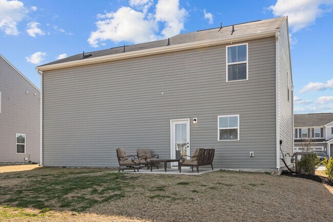 Building Photo - 160 Day Song Ct