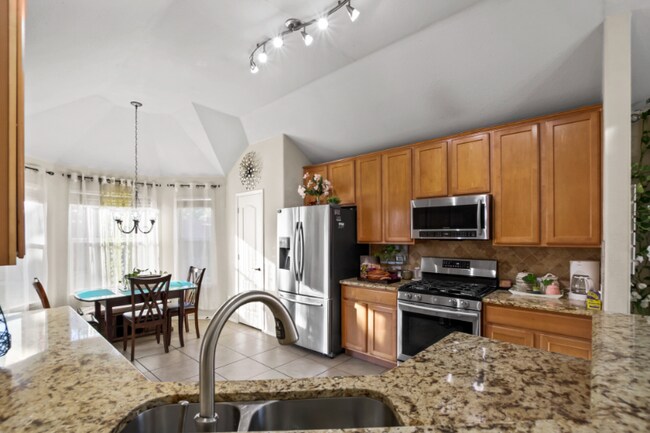 Building Photo - 2697 Redcedar Dr