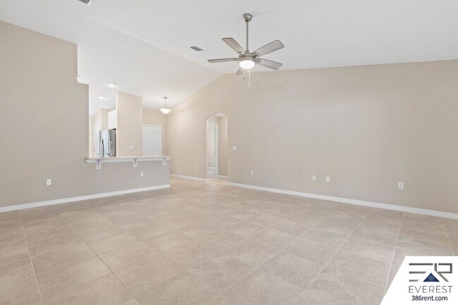 Building Photo - FULLY FENCED, LIKE NEW 4/3/2 ON A QUIET CUL-DE-SAC