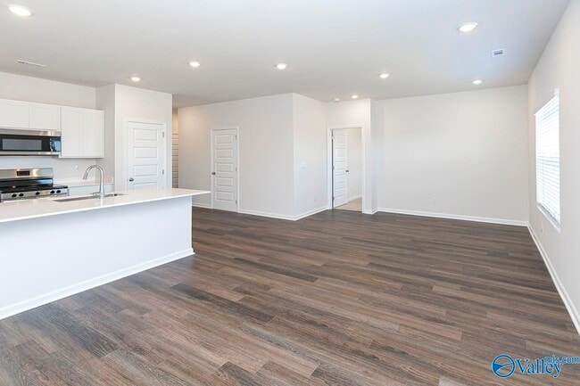 Building Photo - 103 Betty Williams Dr