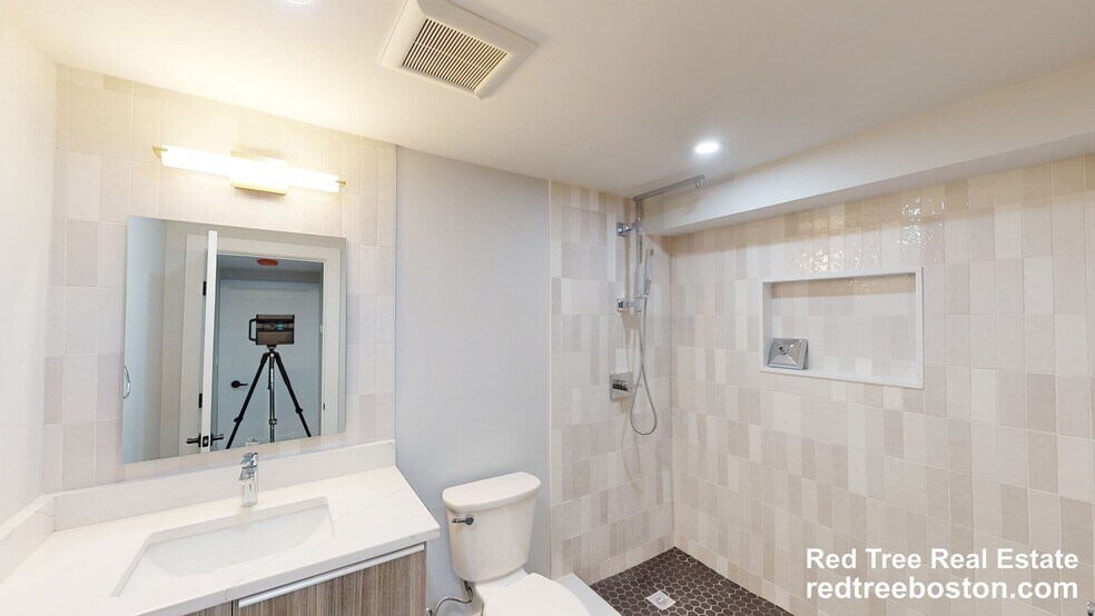 Building Photo - 93 Williston Rd