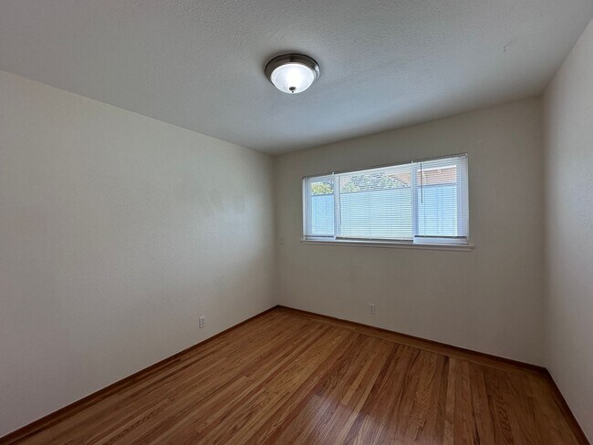 Building Photo - Stunning 3/2 Cambrian / Los Gatos border, ...
