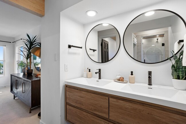 Building Photo - 13804 W Iliff Ave