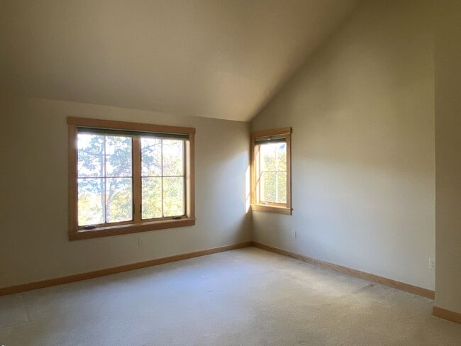 Building Photo - Perfection in Mosier