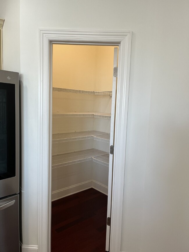 Building Photo - "Charming 4-Bed Gem with Guest Suite & Mod...