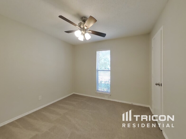 Building Photo - 1130 Wood Heights Dr