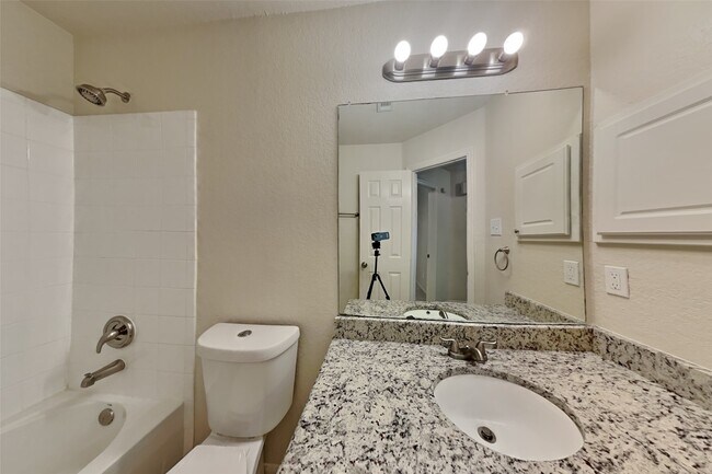Building Photo - 175 Merryweather Pl