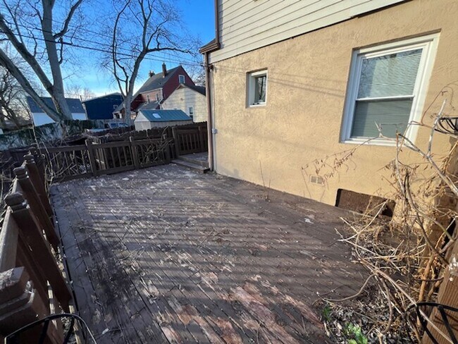 Building Photo - 125-131 Chase Rd