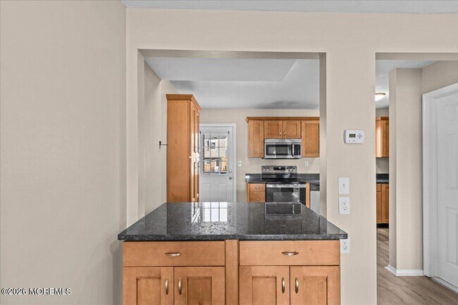 Building Photo - 8 Primrose Ln