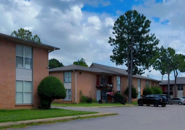 Building Photo - 1747 Morey St