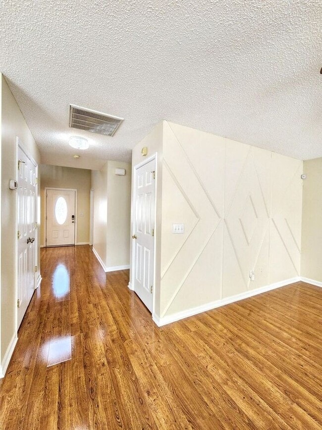 Building Photo - 5800 Quitman Trail