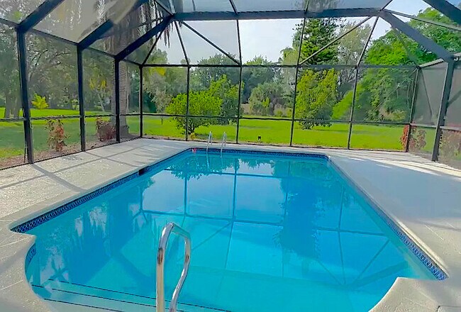 Building Photo - 1900 Curling Ave