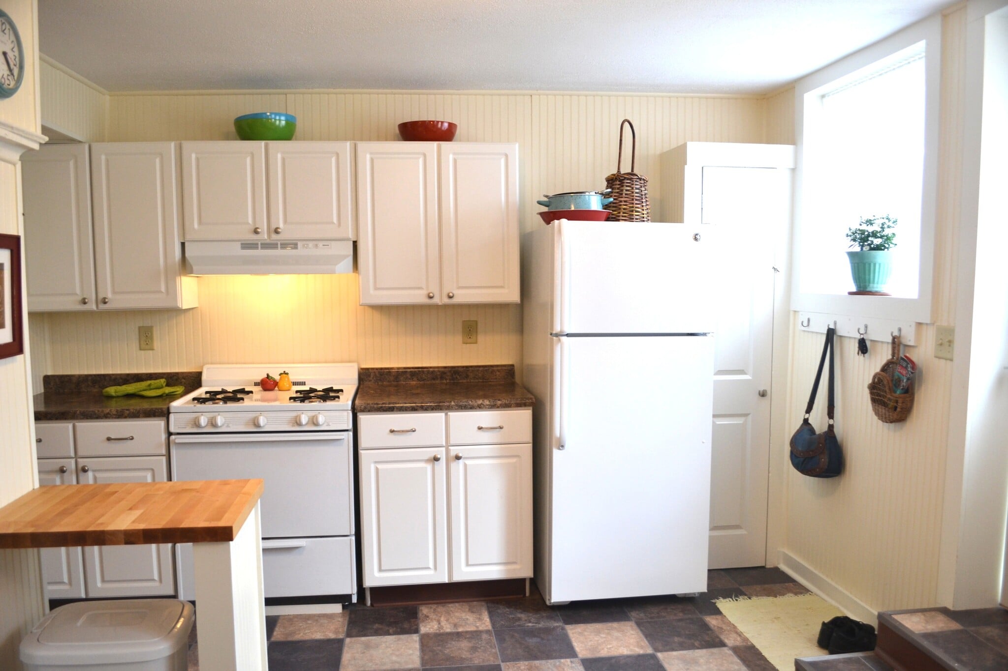 The cooking zone is on the other side of the kitchen. - 222 W Case St