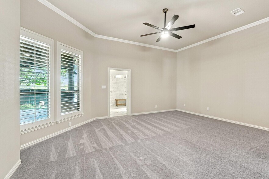 Building Photo - 4407 Lindenwood Dr