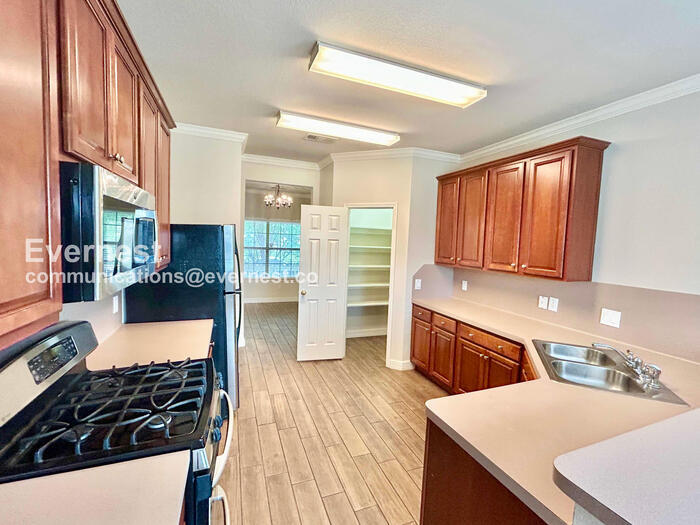 Building Photo - 7232 Jurassic Dr