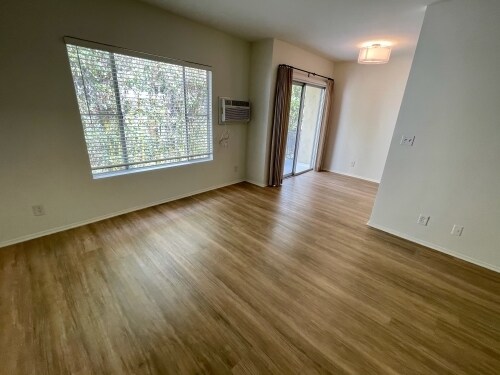 Interior Photo - 12415 Pacific Ave