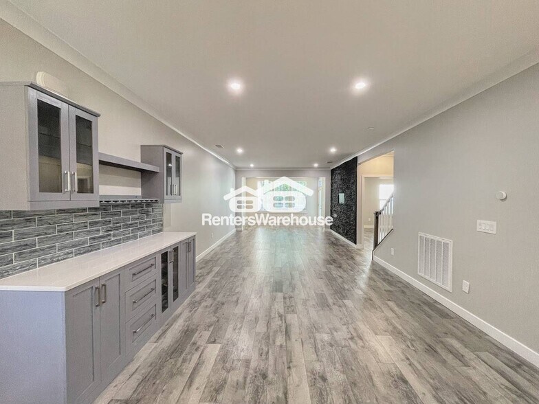 Building Photo - 1907 Doubloon Way