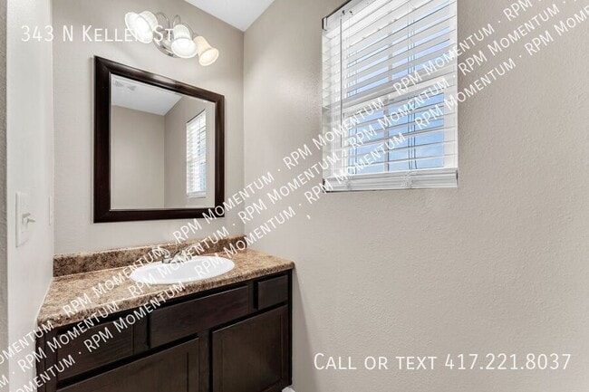 Building Photo - 343 Kellen St