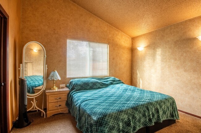 Building Photo - 1980 Buchanan Ave